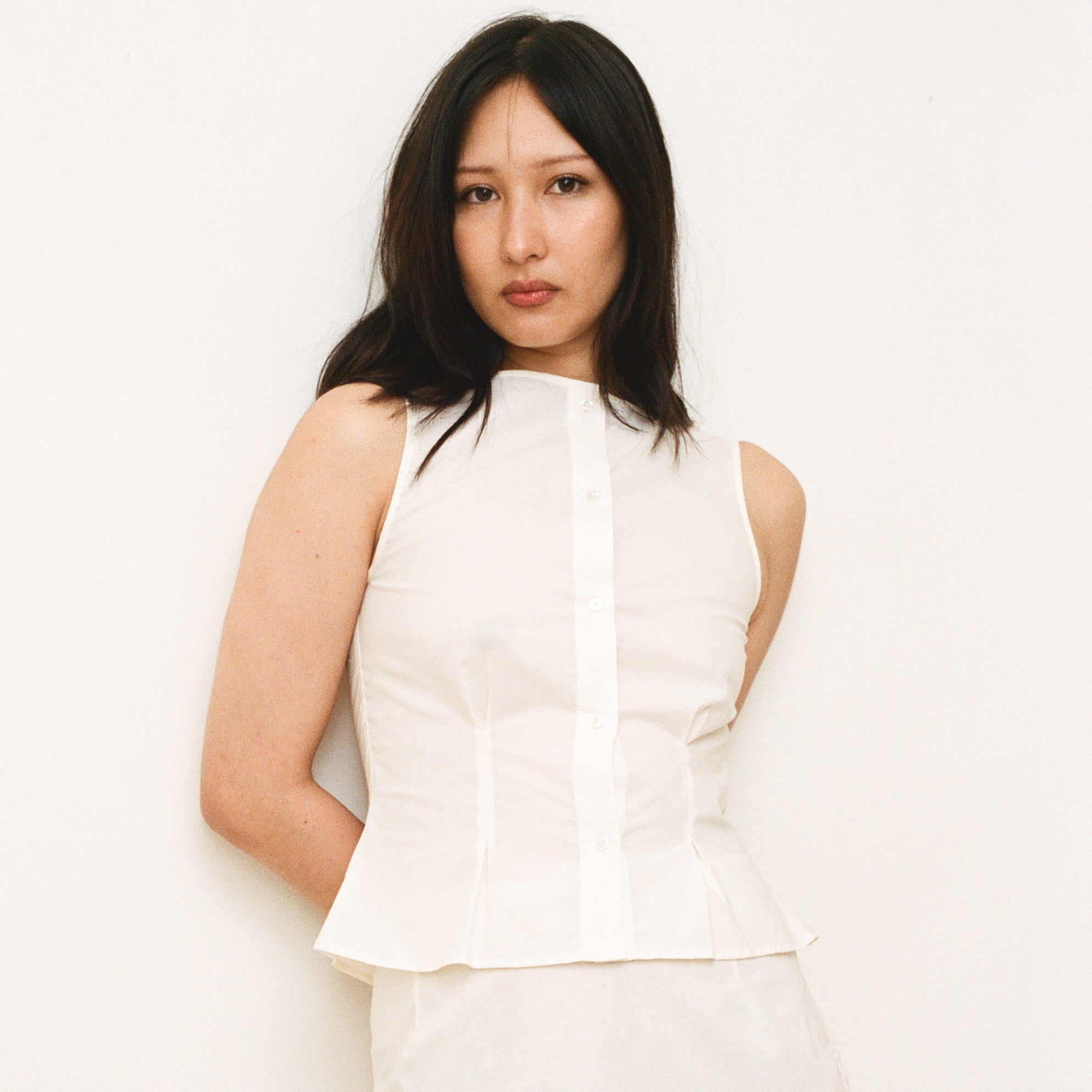 Batiste Sleeveless Buttondown