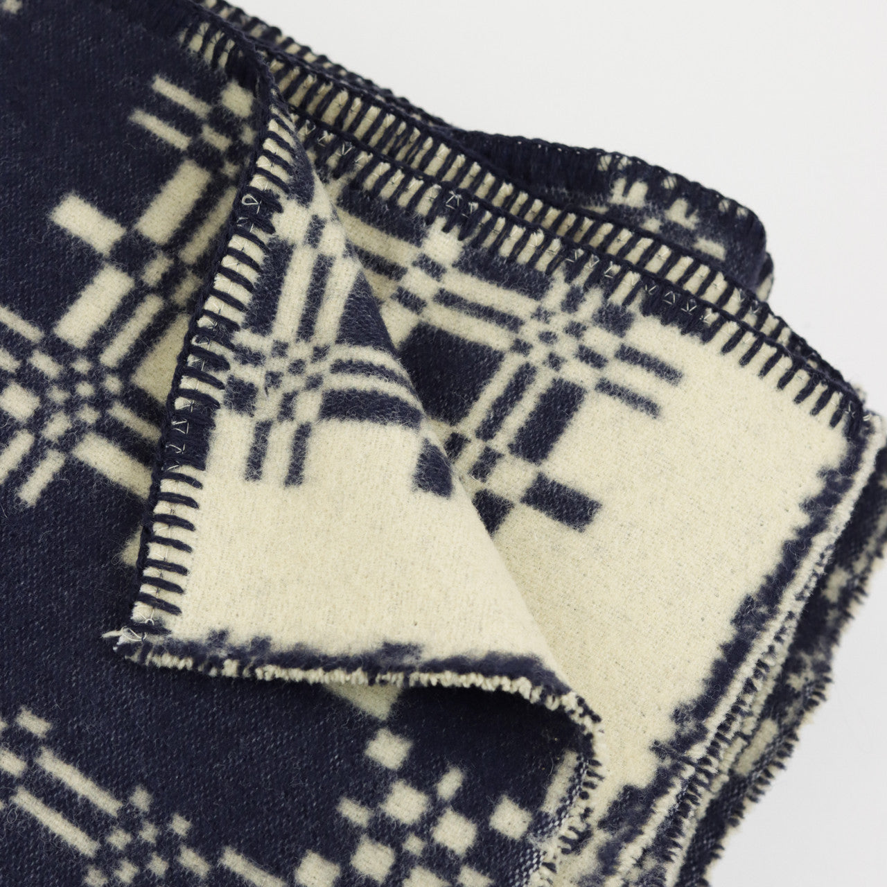 BasShu Wool Blanket, Jacquard Navy