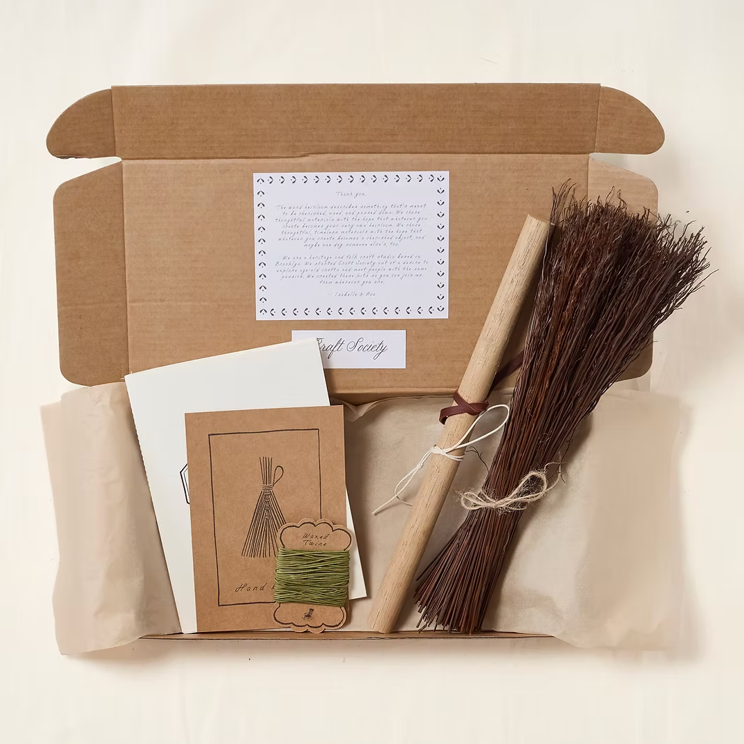 Craft Society Hand Broom Kit