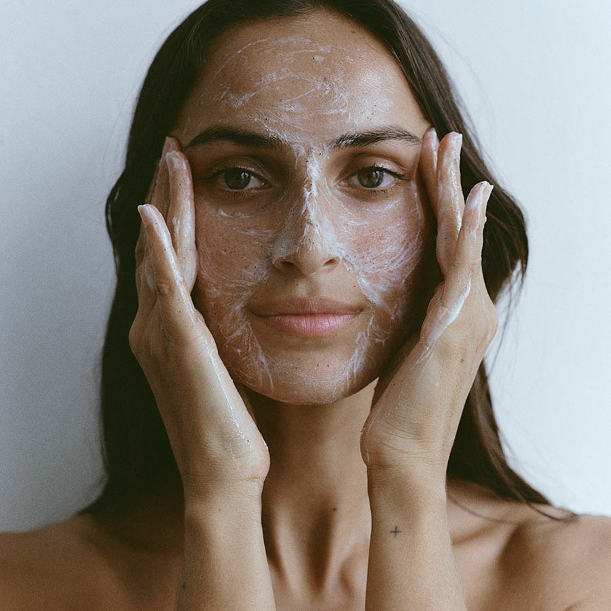 LESSE Refining Cleanser